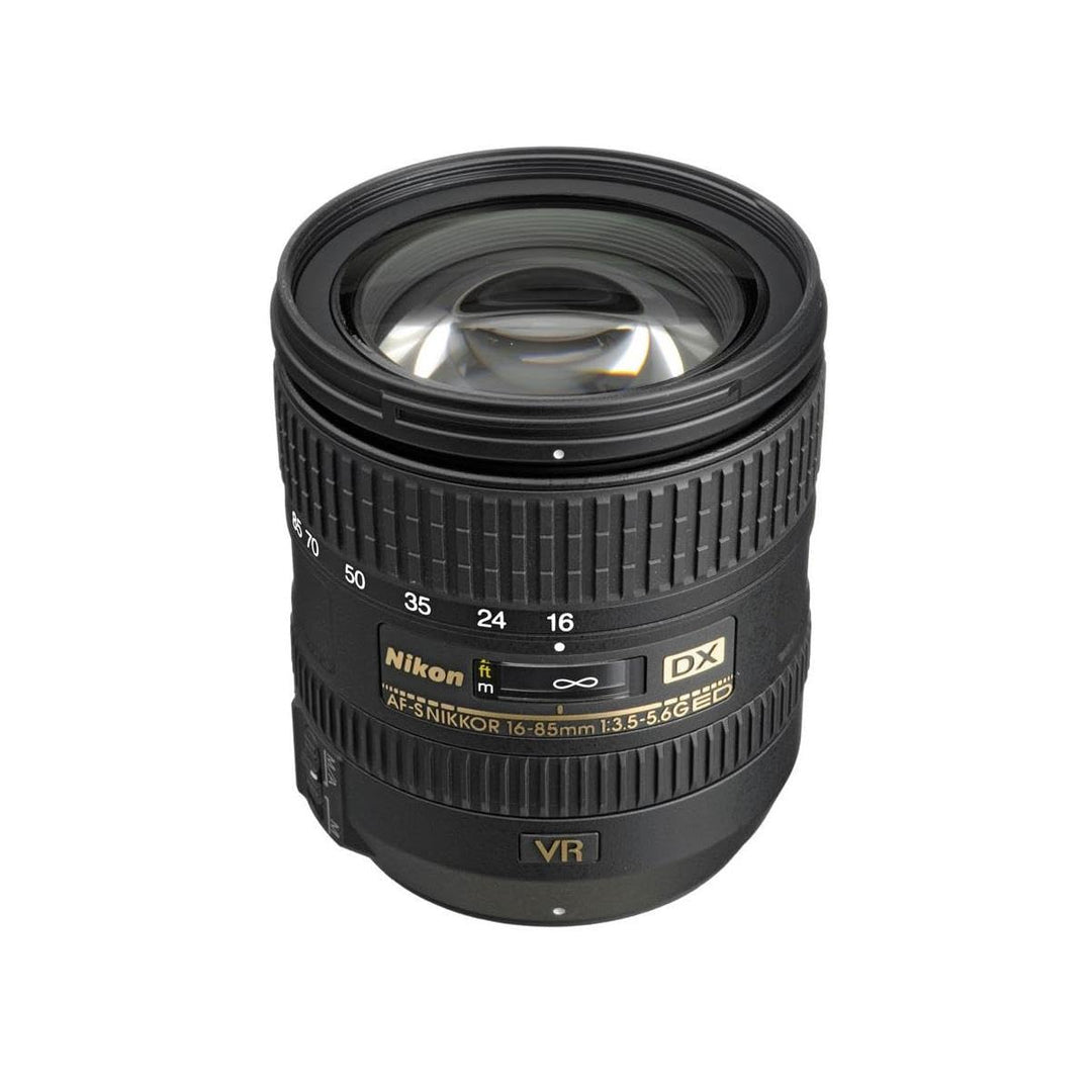Nikon AF-S DX Nikkor 16-85mm 1:3,5-5,6G ED VR Objektiv (67mm Filtergewinde, bildstabilisiert) schwar