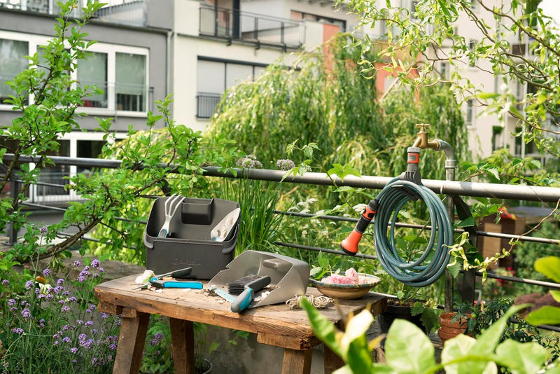 Gardena city gardening Balkon Box: Startset, vielseitig einsetzbare Aufbewahrungsbox mit Gartengerät