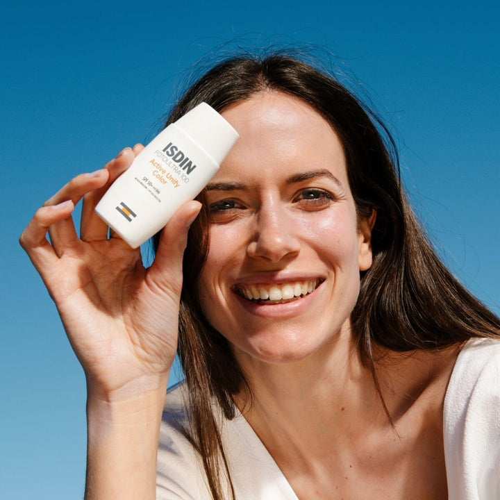 ISDIN FotoUltra 100 ISDIN Active Unify Color SPF 50+ - Sonnenschutz für das Gesicht, hellt den Hautt