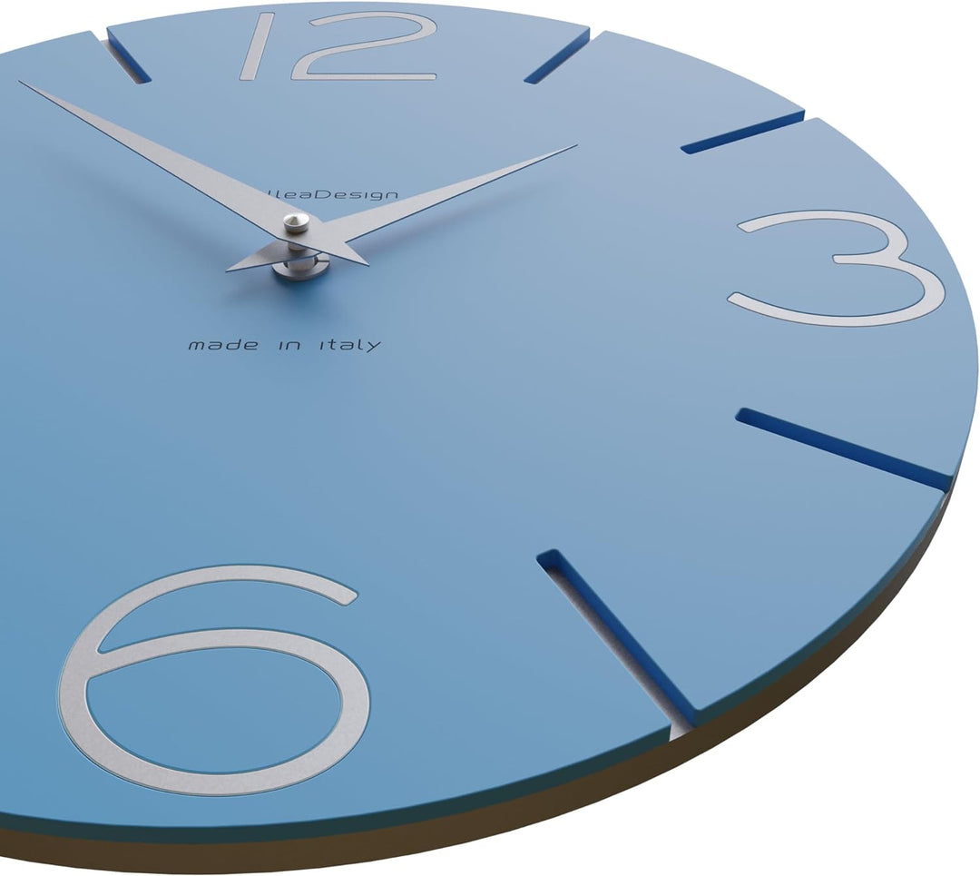 CALLEADESIGN Wanduhr Smile Hellblau und Aluminium Rund 30 cm Schlichtes und modernes Design Geräusch