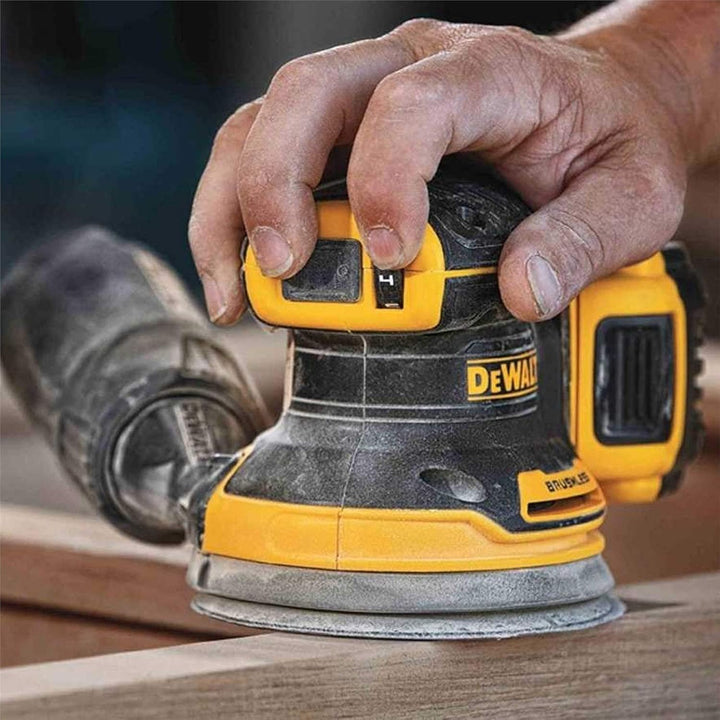 DeWalt DCW210P2-QW - Lijadora Rotorbital sin escobillas XR 18V con 2 baterías Li-Ion 5,0Ah, Silber