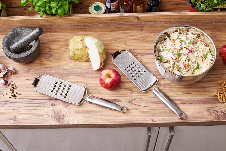 RÖSLE Grobreibe, Hochwertige Reibe für Rohkost, Kartoffeln, Gemüse oder Käse, mit Silikonstandfuss,