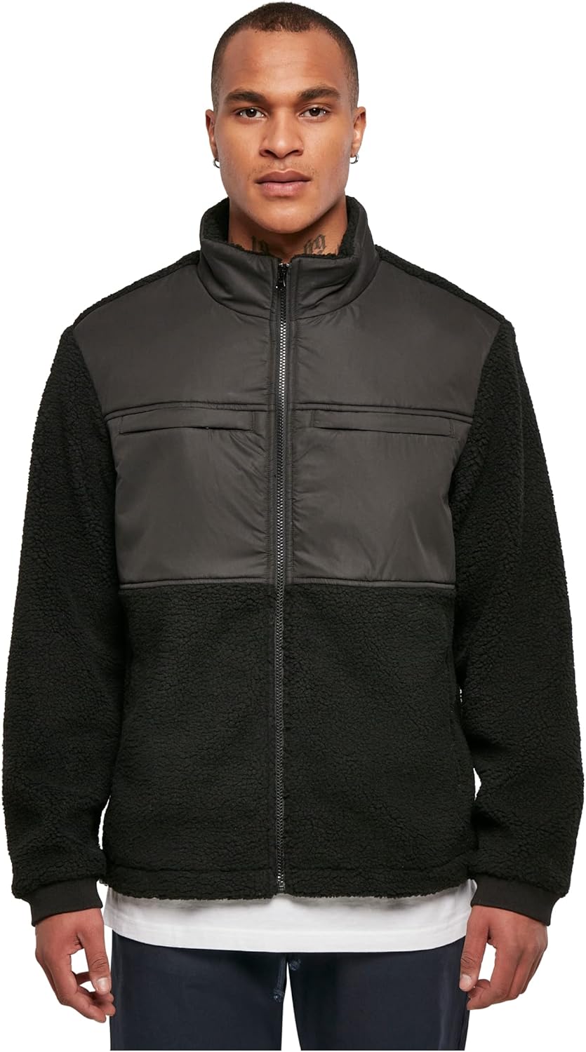 Urban Classics Patched Sherpa Jacket, legere Männer Jacke in Loose Fit Passform mit angenehmen Charm
