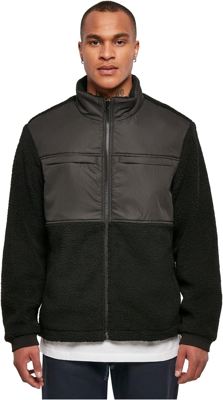 Urban Classics Patched Sherpa Jacket, legere Männer Jacke in Loose Fit Passform mit angenehmen Charm