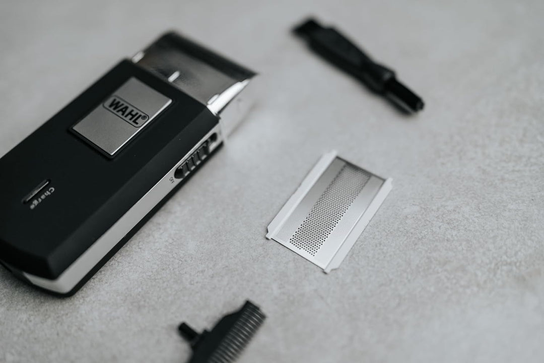 Wahl Travel Shaver - Kabelloser und wiederaufladbarer elektrischer Rasierer für Herren, ideal für Re