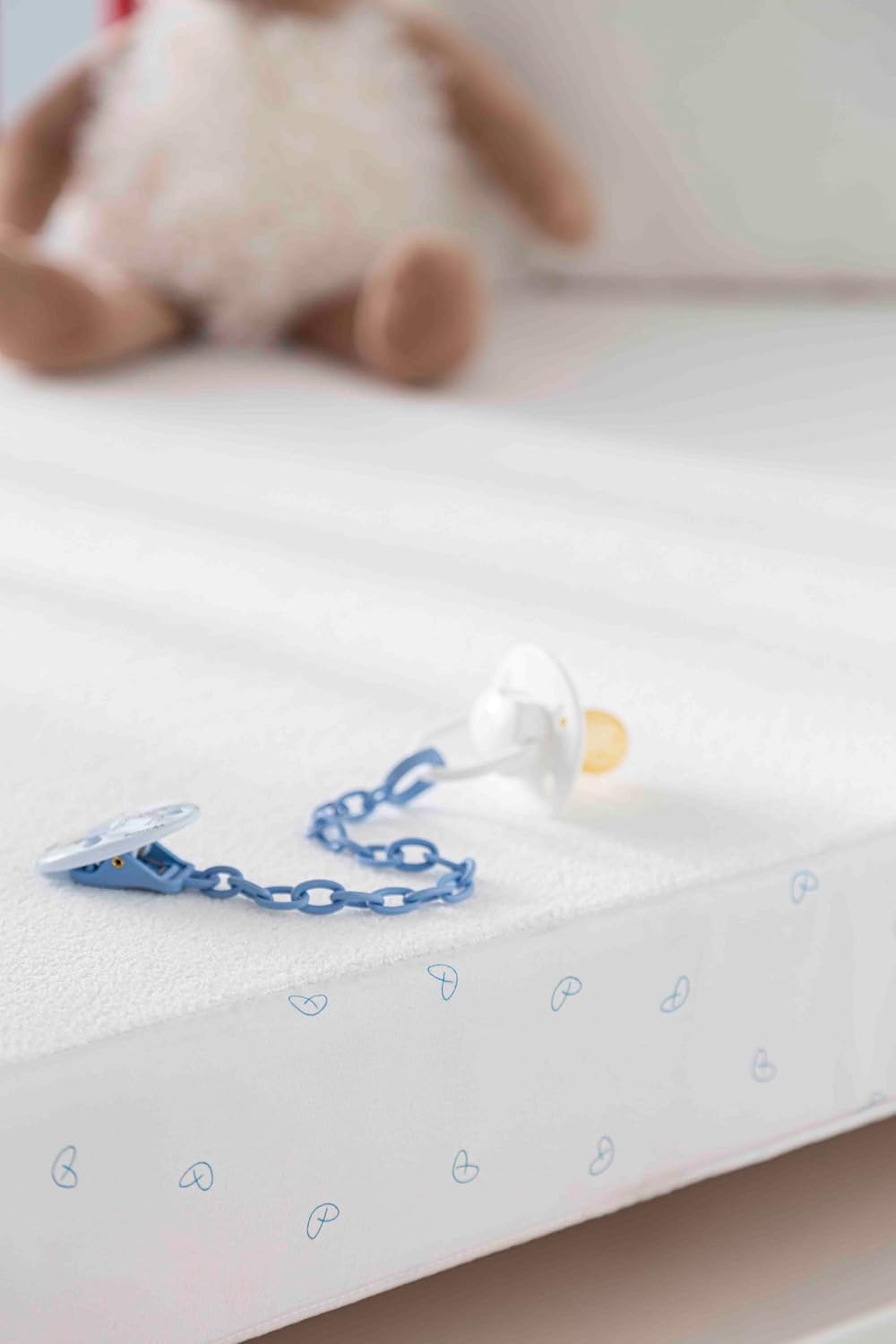 Wasserdichter Matratzenschoner für Babybett, saugfähig, atmungsaktiv und antibakteriell. (50 x 85 cm