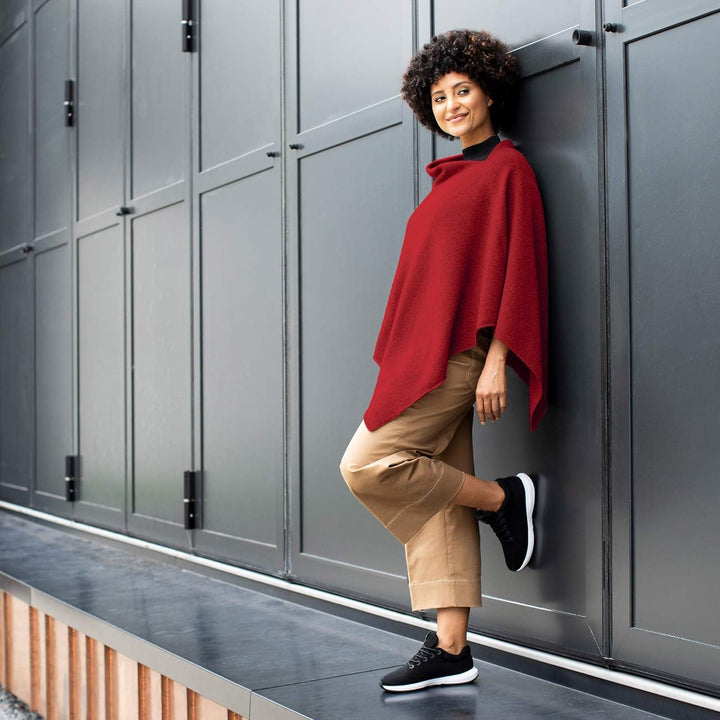 GIESSWEIN Merino Lambswool Poncho - Damen Feinstrick Überwurf aus Merinowolle, Wool Cape, Frauen Str