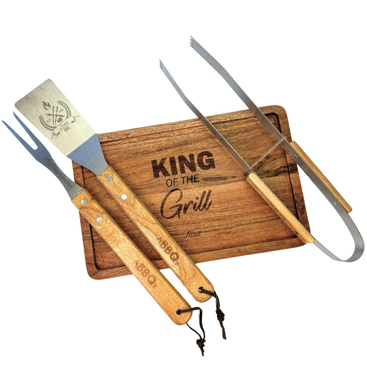 Grill-Set mit Gravur Edelstahl – BBQ Geschenkset OPTIONAL mit Akazienbrett – Grillzubehör für Männer