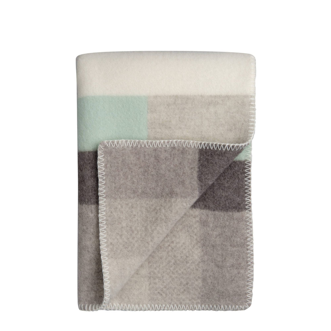 RØROS TWEED - Mikkel - Wolldecke aus norwegischer Lammwolle - Design von Kristine Five Melvær - Deck