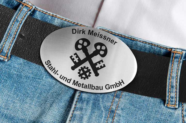 Ledergürtel mit ovaler Gürtelschnalle Zunftzeichen Schlosser Metallbauer und Wunschgravur personalis