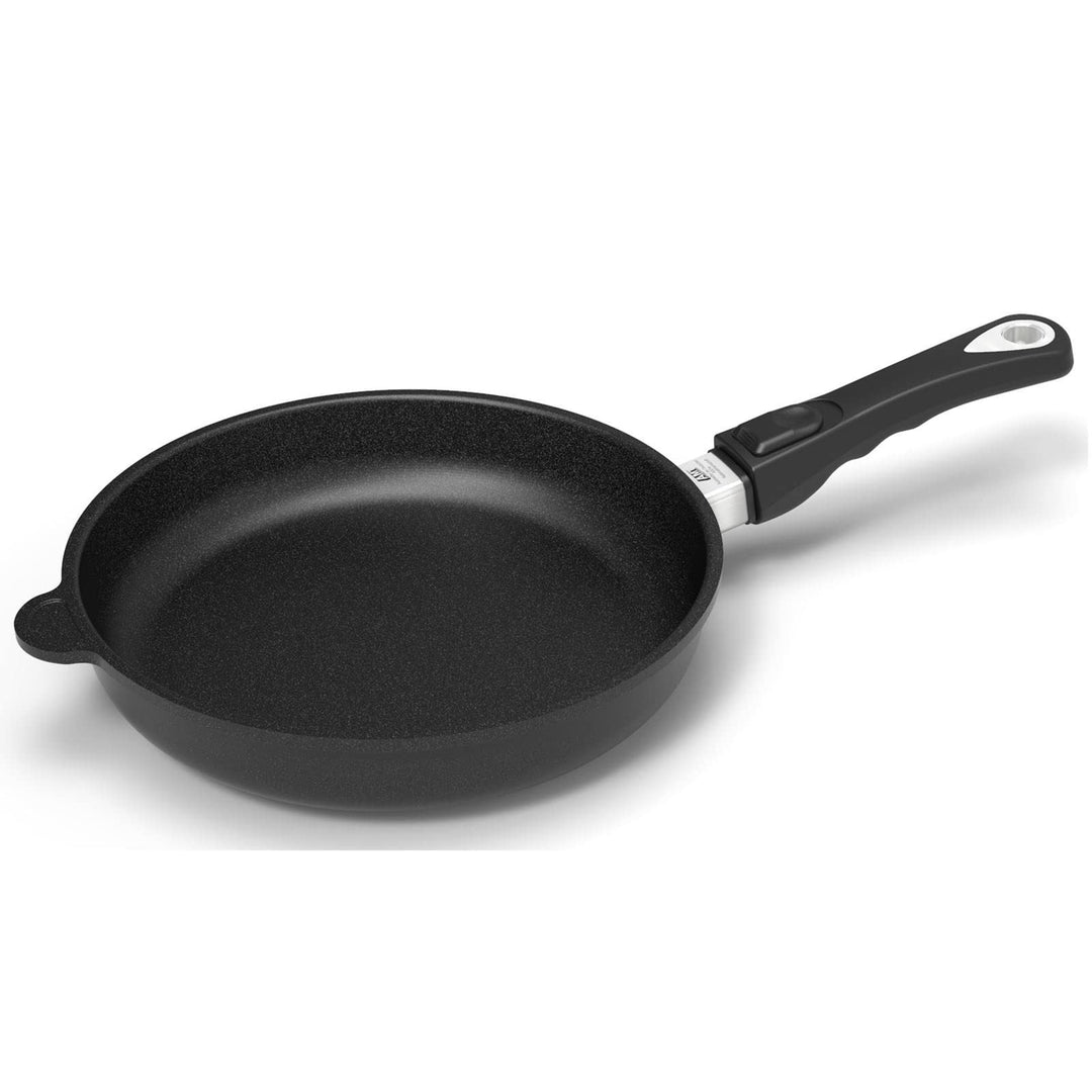 AMT Pfanne Induktion 26 cm - Abnehmbarer Griff - Alugusspfanne mit Beschichtung mit flachen Rand, 26