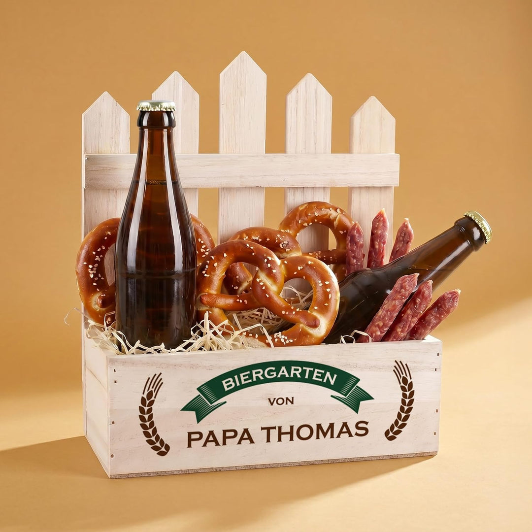 Herz & Heim® Geburtstags-Geschenk Pflanzkiste mit Personalisierung als Geschenkverpackung Biergarten