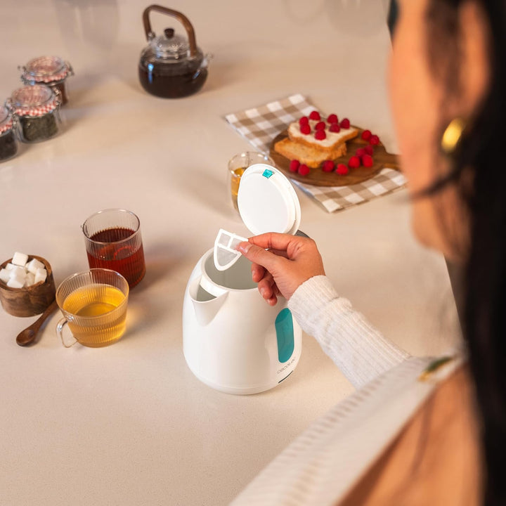 Cecotec Wasserkocher, 1 L Kapazität, Thermosense 140 White, 2200 W, Schnelles Erhitzen, Anti-Kalk-Fi
