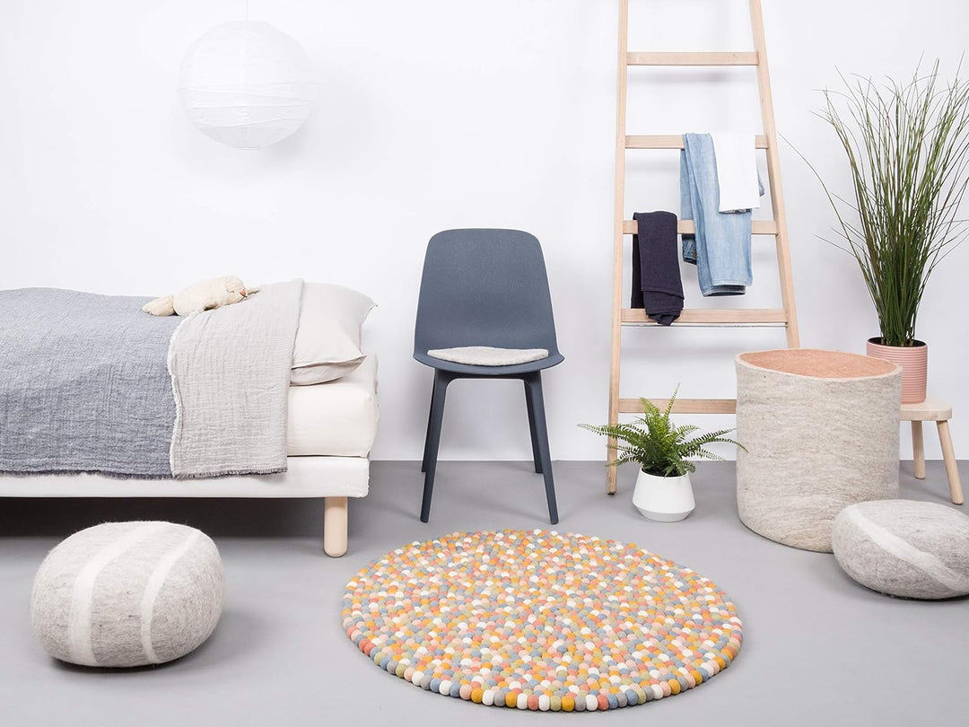 myfelt Liese Filzkugelteppich — Ø 70 cm, ideal für Schlaf-, Wohn-, Kinderzimmer, Flur & Bad, Gelb/Bl