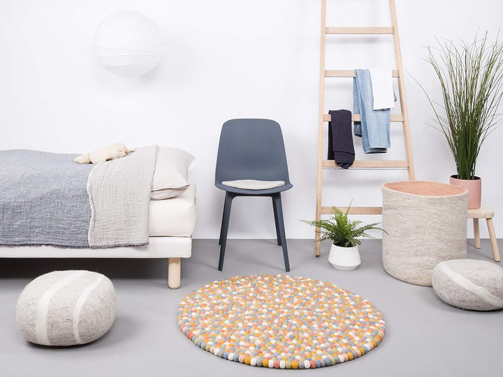 myfelt Liese Filzkugelteppich — Ø 70 cm, ideal für Schlaf-, Wohn-, Kinderzimmer, Flur & Bad, Gelb/Bl