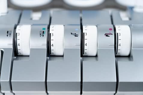 Juki MO-2500 Sumato 4/3/2 Overlock-Nähmaschine mit Lufteinfädelung