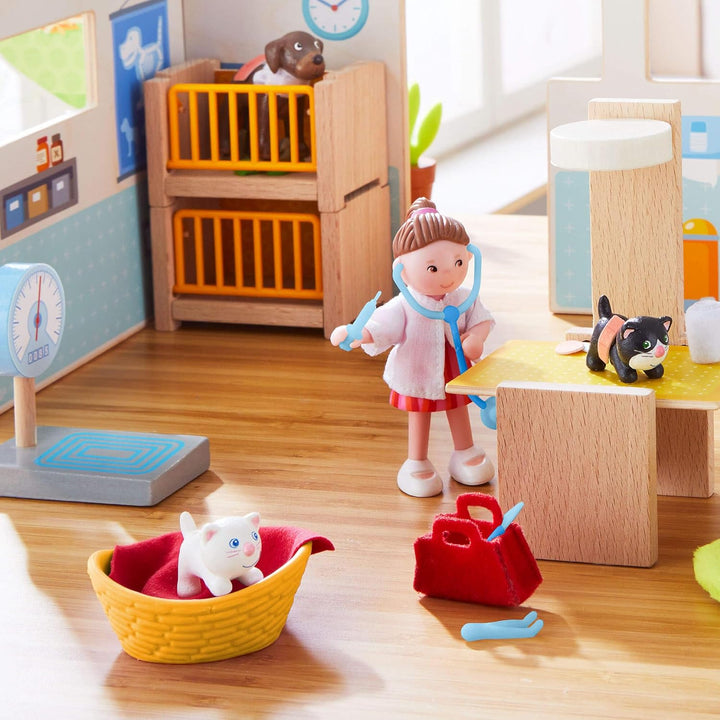HABA Little Friends Katzenbabys - Tierfigur für Kinder ab 3 Jahren - Haustiere für kreatives Rollens