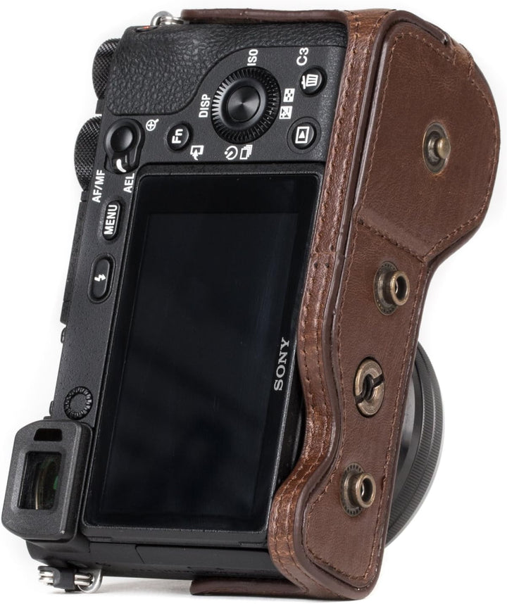 MegaGear Sony Alpha A6500 (16-50 mm) Ever Ready Leder Kamera-Case mit Trageriemen und Batteriezugang