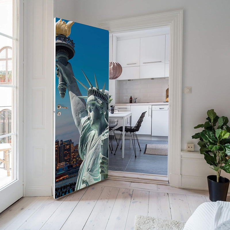 wandmotiv24 Türtapete New York Skyline Freiheitsstatue 90 x 200cm (B x H) - Dekorfolie selbstklebend