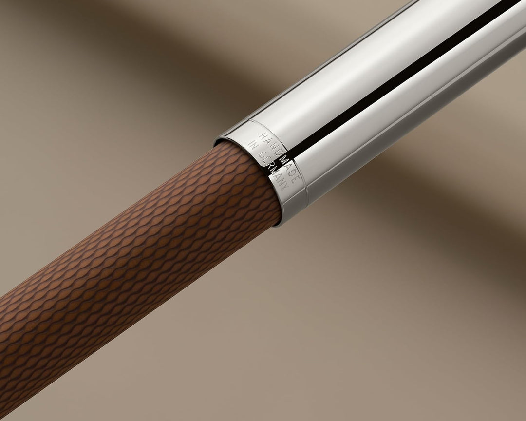 Graf von Faber-Castell 146520 - Füllfederhalter Guilloche, Cognac, Federbreite M, 1 Stück, Braun, mi