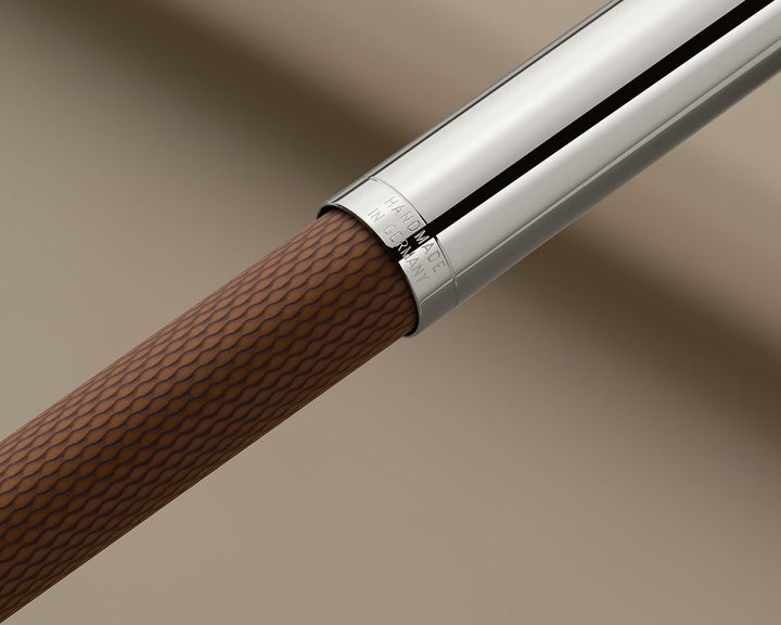 Graf von Faber-Castell 146520 - Füllfederhalter Guilloche, Cognac, Federbreite M, 1 Stück, Braun, mi