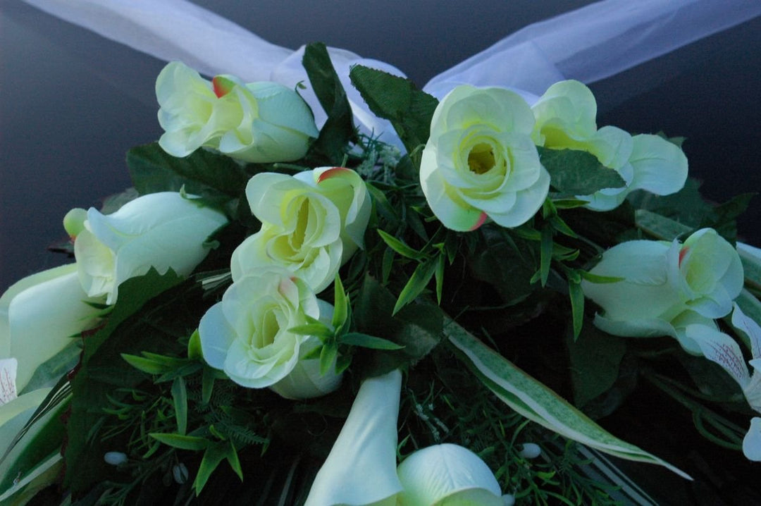 Spitze STRAUss Auto Schmuck Braut Paar Rose Deko Dekoration Hochzeit Car Auto Wedding Deko PKW (Weis
