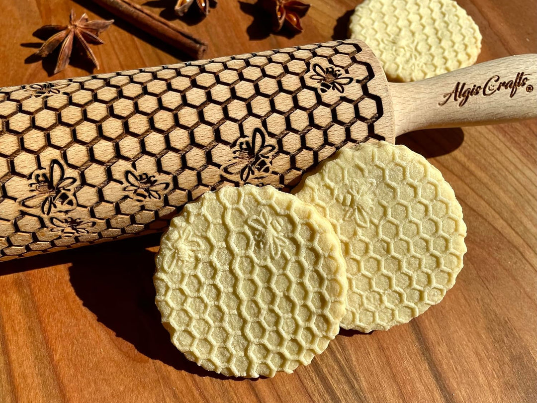 BIENENSTOCK Nudelholz für hausgemachtes Gebäck und Keramik. Präge Teigrolle. Gravierte Nudelholz mit