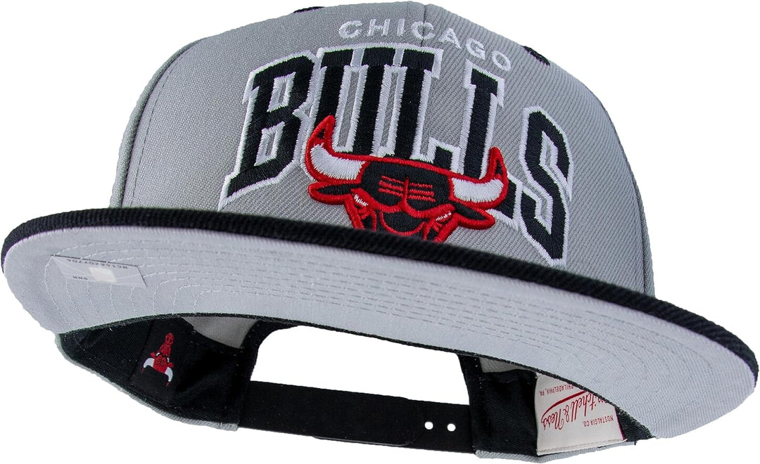 Mitchell & Ness Team Arch NBA Snapback - Chicago Bulls, Grey/Black