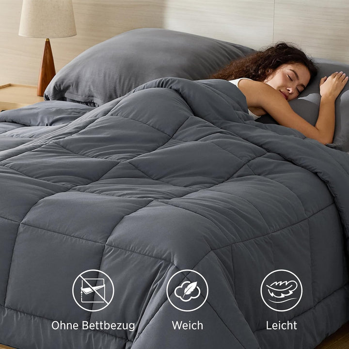 BEDSURE Bettdecke 155x220 Ganzjahresdecke 4 Jahreszeiten, Steppdecke für Allergiker 300GSM Duvet 155