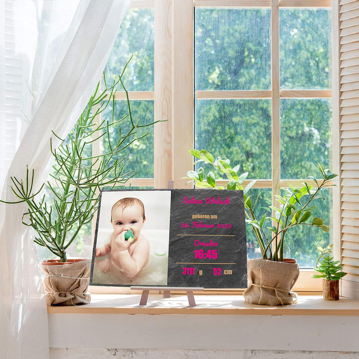 wandmotiv24 Personalisierbare Schiefertafel als Geschenk zur Geburt, 30 x 20 cm, Staffelei, Foto und