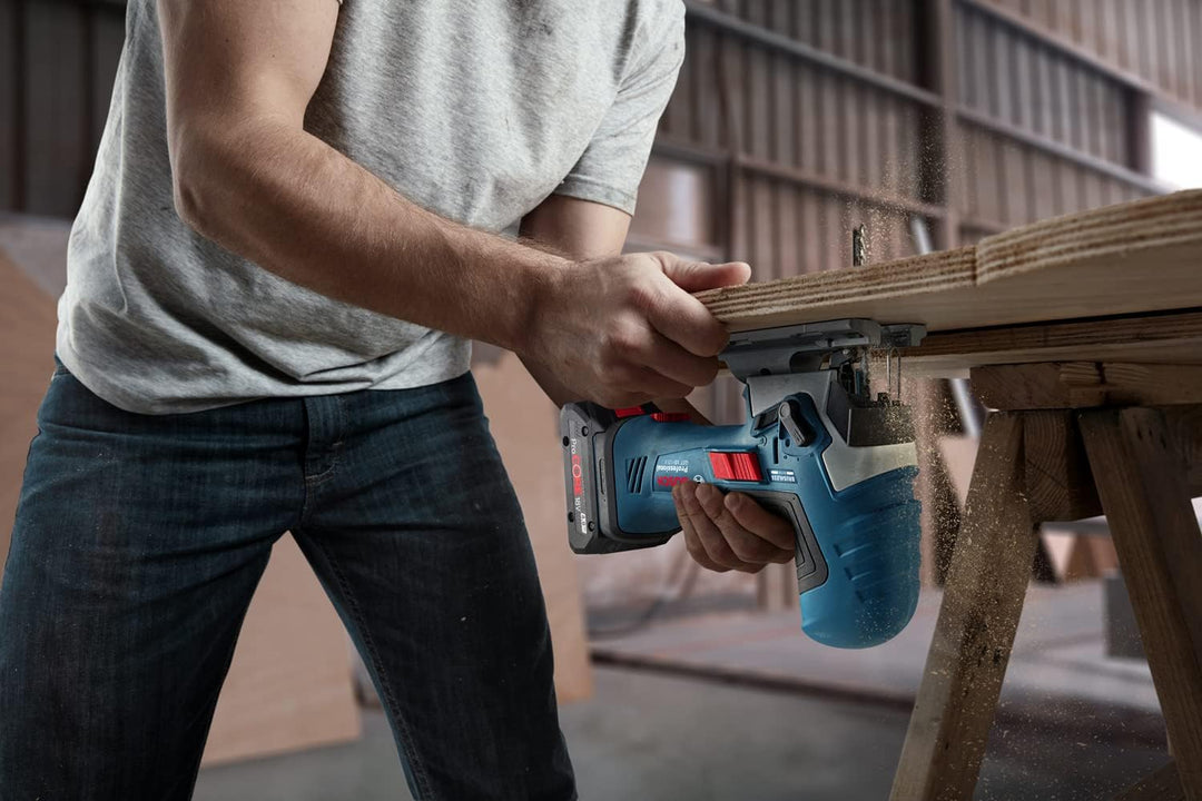 Bosch Professional 18V System Akku-Stichsäge GST 18V-125 S (ideal für Kurven- und Abschnitte, SDS-Sä