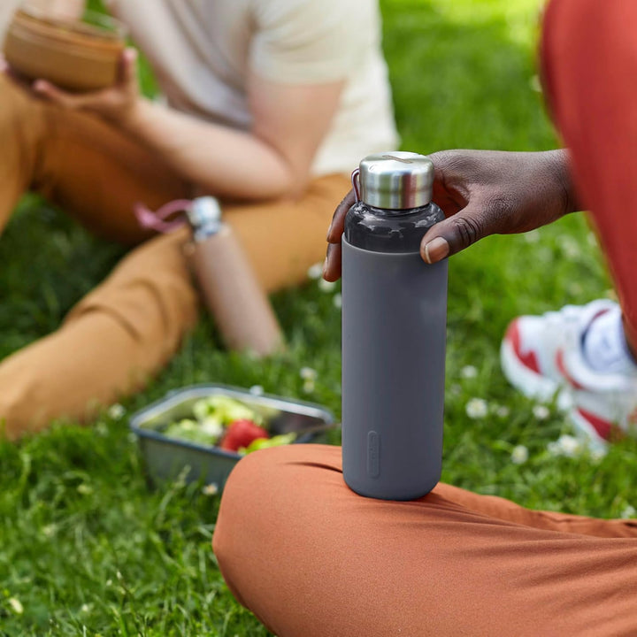 Black+Blum Glas-Wasserflasche, Schiefer, 600 ml 600 ml Schiefer, 600 ml Schiefer