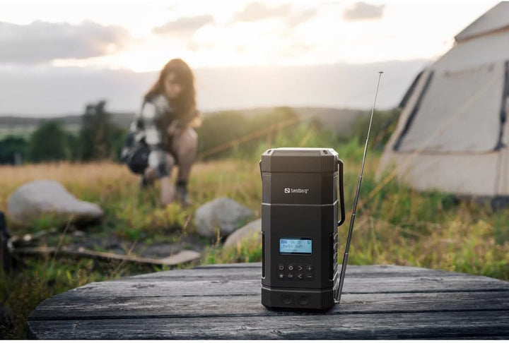 Sandberg Survivor Leuchte All in 1 Solar Handkurbel Powerbank 10000 Licht Bluetooth Lautsprecher DAB