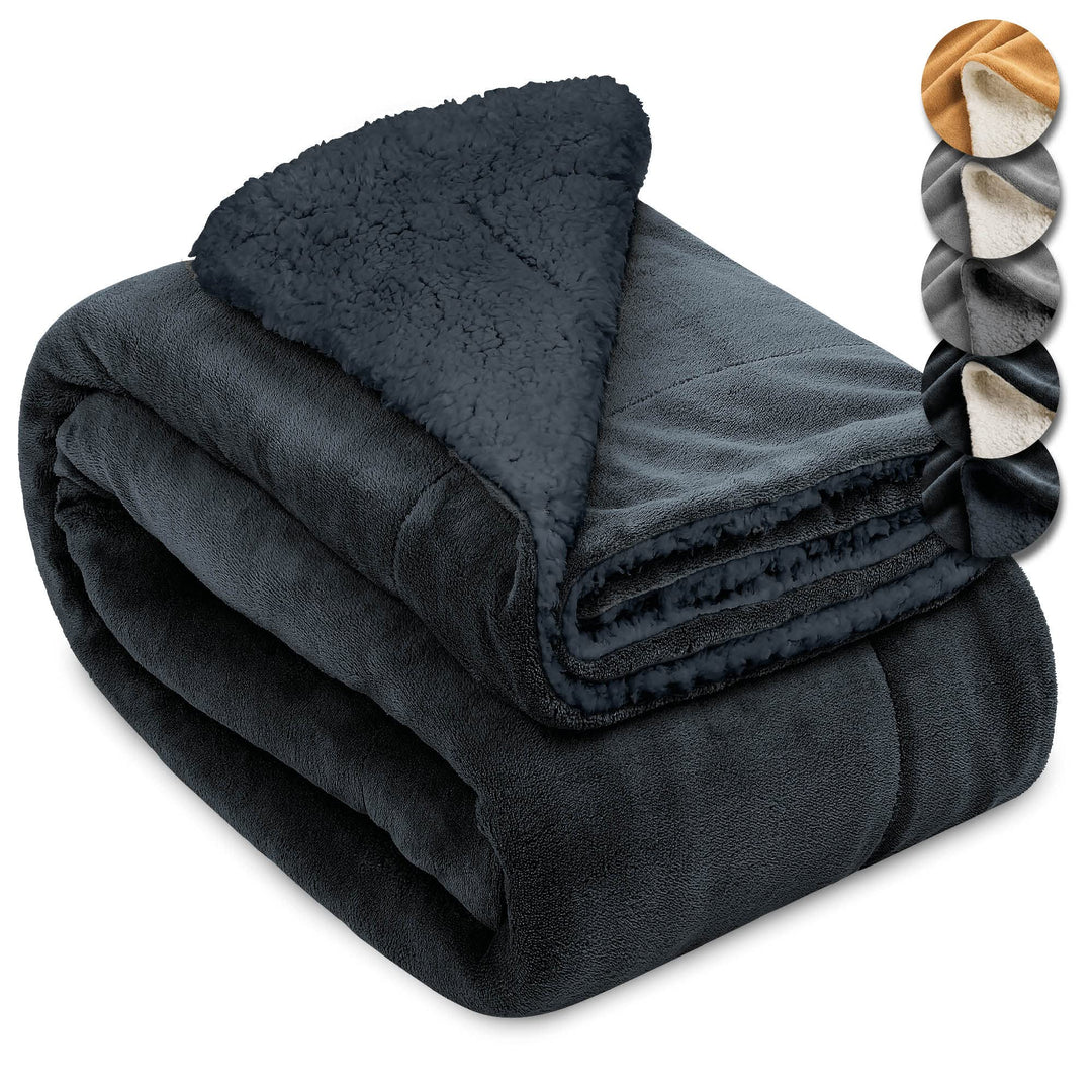 Beautissu Sherpa Sofadecke Alina, 220x240 cm XXL Kuscheldecke flauschig Anthrazit/Anthrazit – Dicke