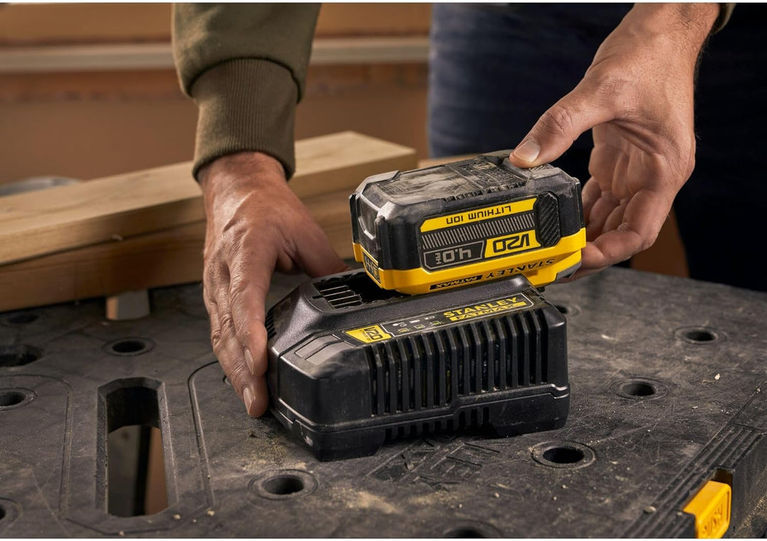 Stanley FatMax Akku Starter-Kit SFMCB14M1 (18 Volt, 4.0 Ah, zum Einstieg in das V20-Akkusystem von S