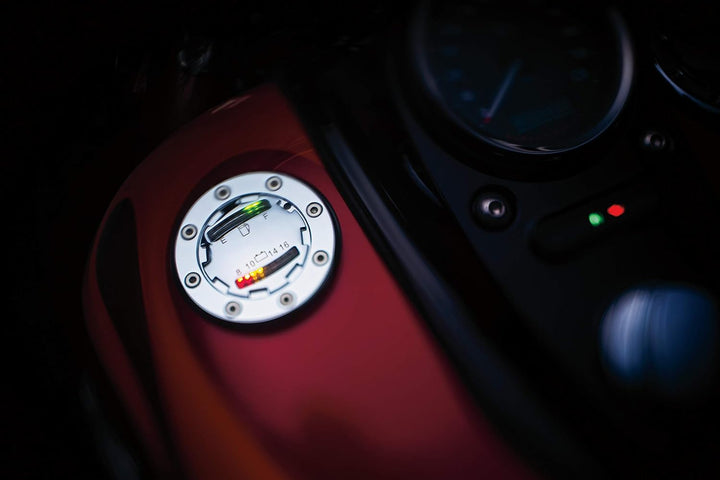 Kuryakyn 7282 Motorrad Akzent Zubehör: Informer LED Kraftstoff- und Batterieanzeige für 1988-2019 Ha