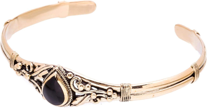 Windalf Damen Armreif Celtic Art Sharon Ø 6.4 cm Bohemian Armschmuck mit Zauberfedern & Onyx Hochwer