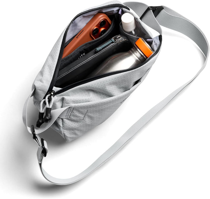 Bellroy Lite Sling Mini, Leichte Umhängetasche - Fog | 4L leichte Umhängetasche für Handy, Geldbörse