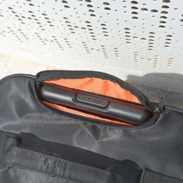 UDG Ultimate SlingBag Trolley DeLuxe Schwarz, Orange im Inneren MK2 (Ohne CD Wallet) U9981BLOR Schwa