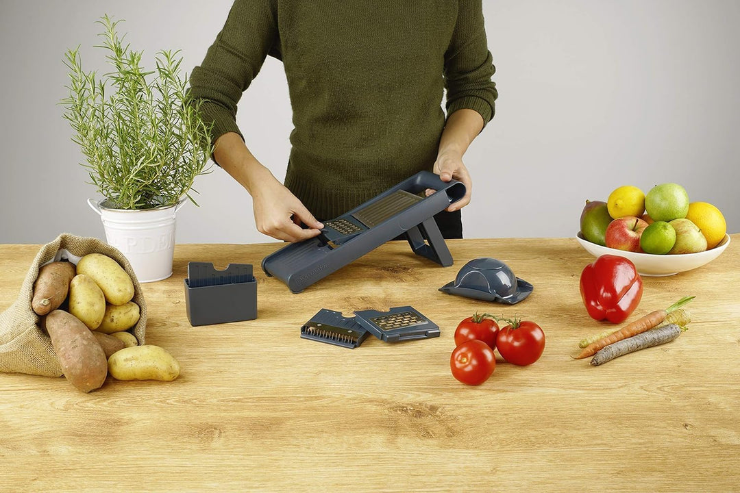 FACKELMANN Gemüsehobel #easyprepare, hochwertiger Gemüseschneider, Mandoline mit 4 verschiedenen Sch