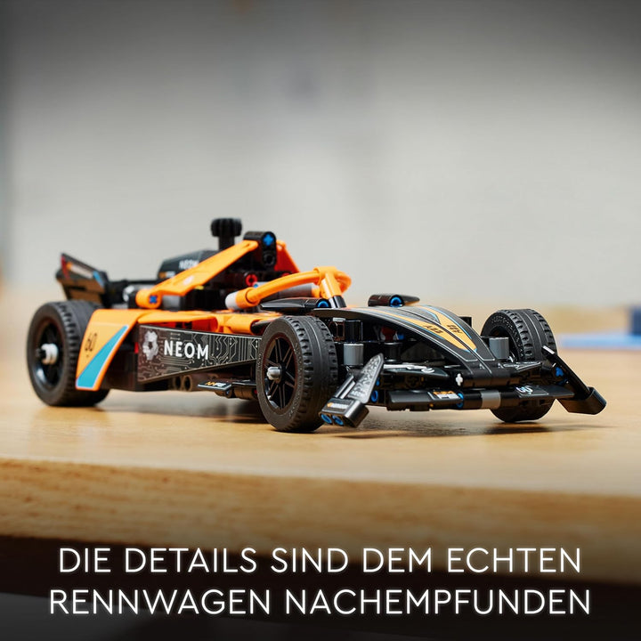 LEGO Technic NEOM McLaren Formula E Race Car, Rennwagen Spielzeug für Kinder ab 9 Jahren, Jungen und