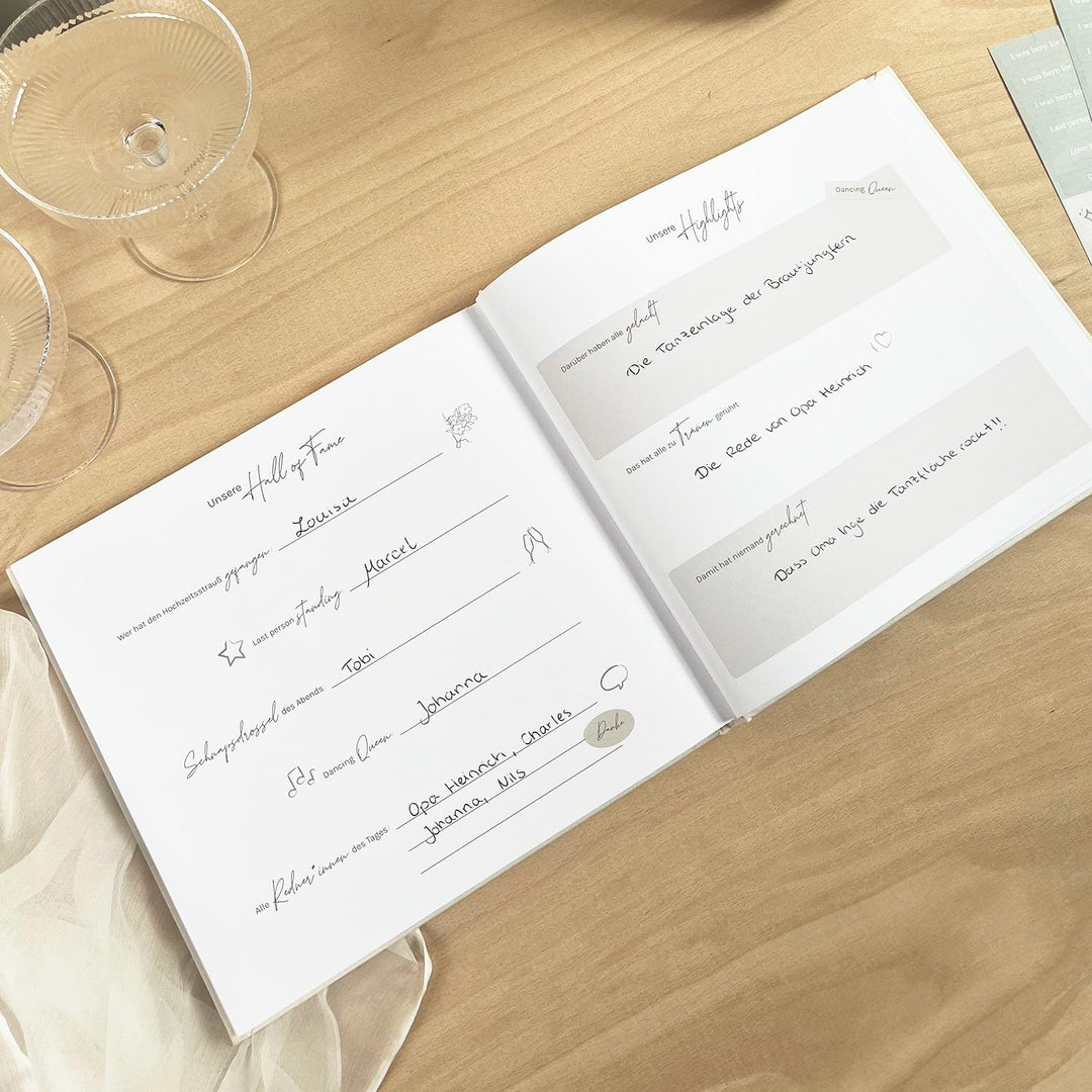 mintkind® Gästebuch Hochzeit zum Ausfüllen Offwhite inkl. 4 Stickerbögen | 84 Seiten mit Fragen für