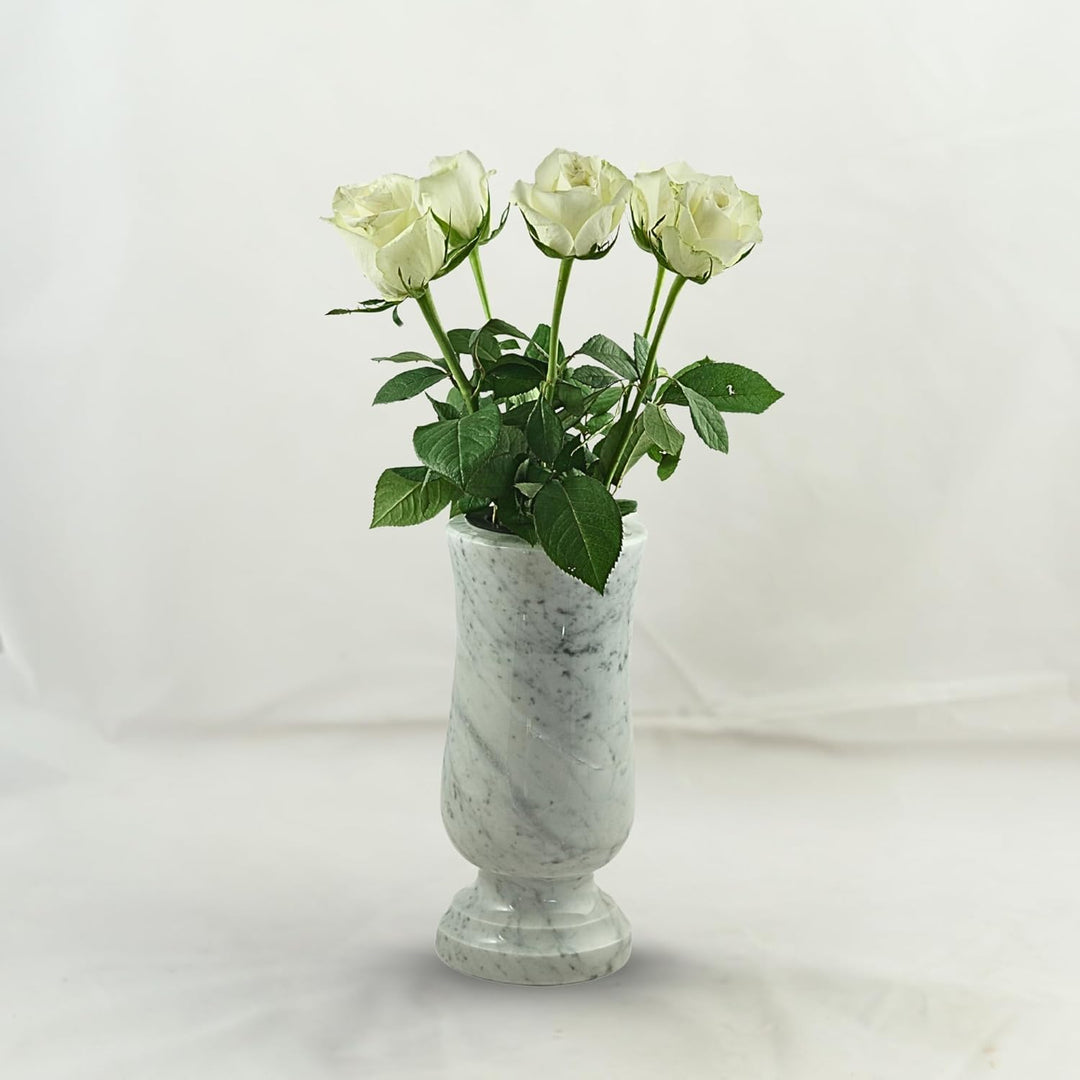 designgrab Taille-medium Grabvase aus Carrara Marmor weiss