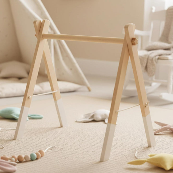 Holz Baby Spielbogen - Natürliches Holz Activity Archmit 5 abnehmbaren Sensorik Spielzeugen zum Grei