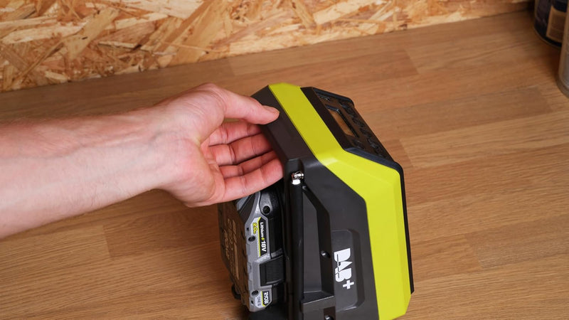 RYOBI 18 V ONE+ Akku-Bluetooth-Radio RRDAB18-0 (DAB-Funktion, Musikstreaming Reichweite von max. 25