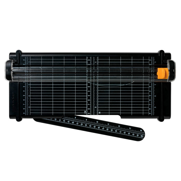 Fiskars Recycelte Papierschneidemaschine, A4, Mit titaniumbeschichteter Edelstahl-Klinge, Umweltfreu