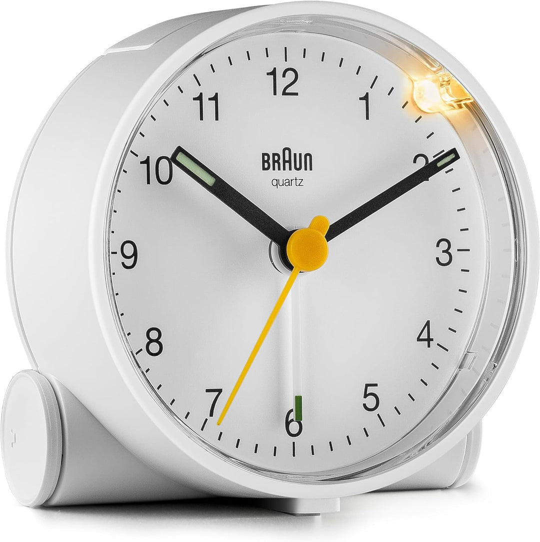 Braun Klassischer analoger Wecker mit Schlummerfunktion und Licht, ruhiges Quarzuhrwerk, Crescendo-A