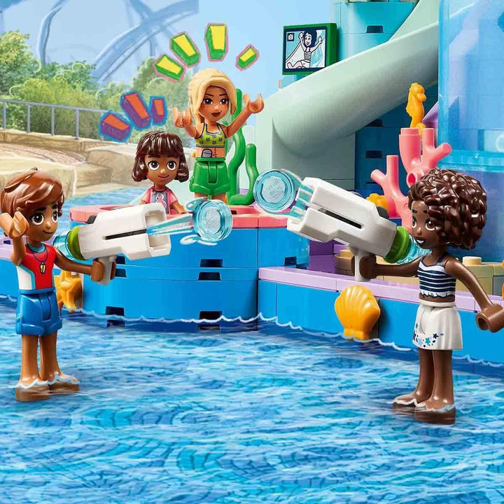 LEGO Friends Heartlake City Wasserpark, Outdoor-Spielset für Mädchen und Jungen ab 8 Jahren, kreativ