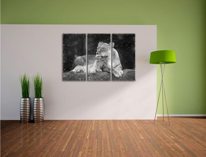 Pixxprint Löwe kuschelt mit seinem Löwenjungen Kunst Kohle Effekt 3-Teiler Leinwandbild 120x80 Bild