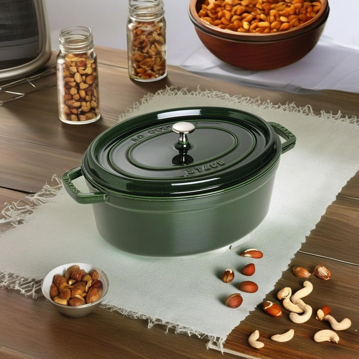 STAUB Gusseisen Bräter/Cocotte, Oval 33 cm, 6,7 L, Basilikum/Grün 33 cm, 6.7 L Basilikum-Grün, 33 cm